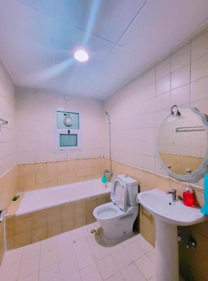 Dxb Hostel Near Adcb Metro Station Dubaï Extérieur photo